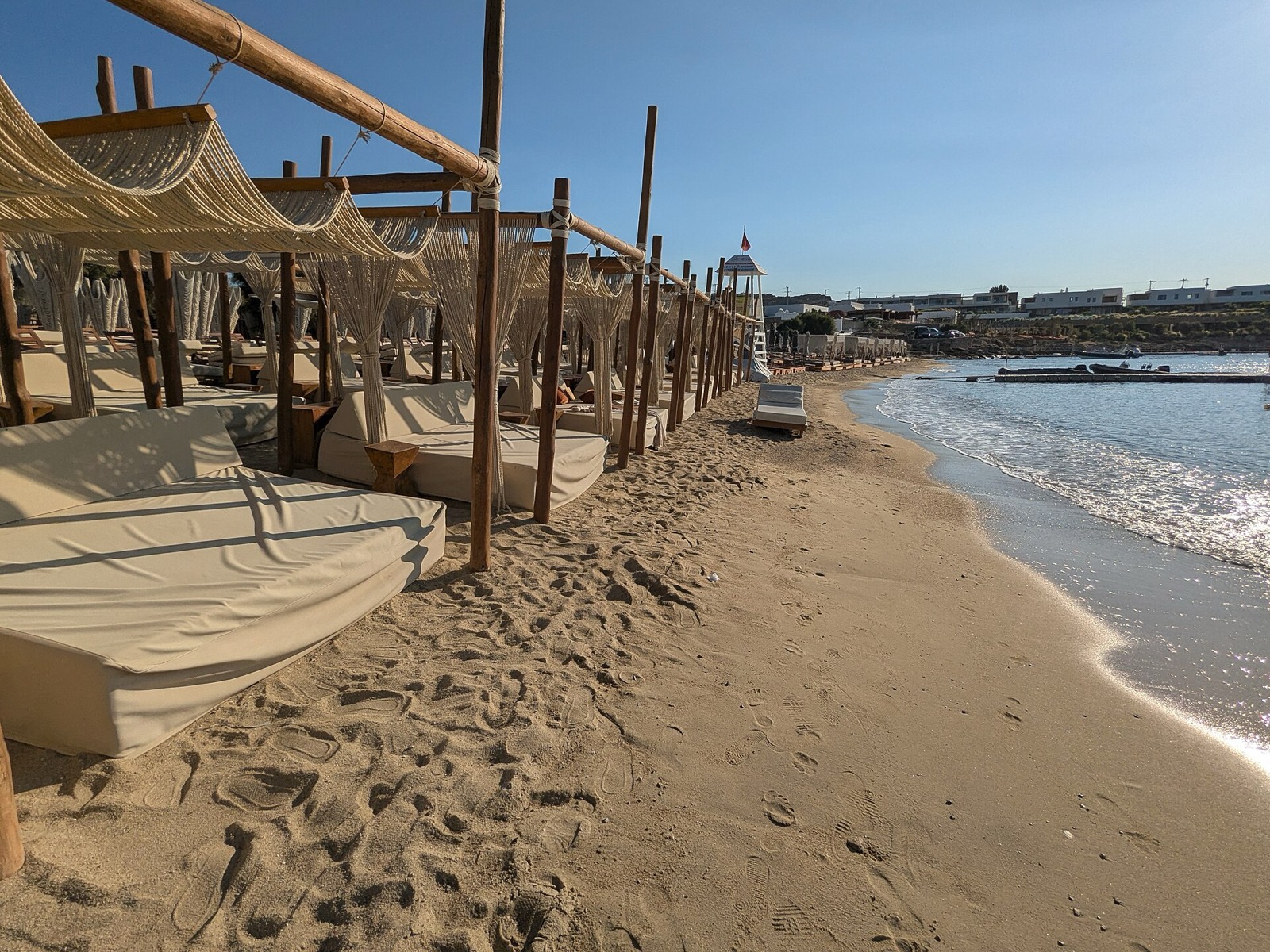 Daybeds on Paraga beach